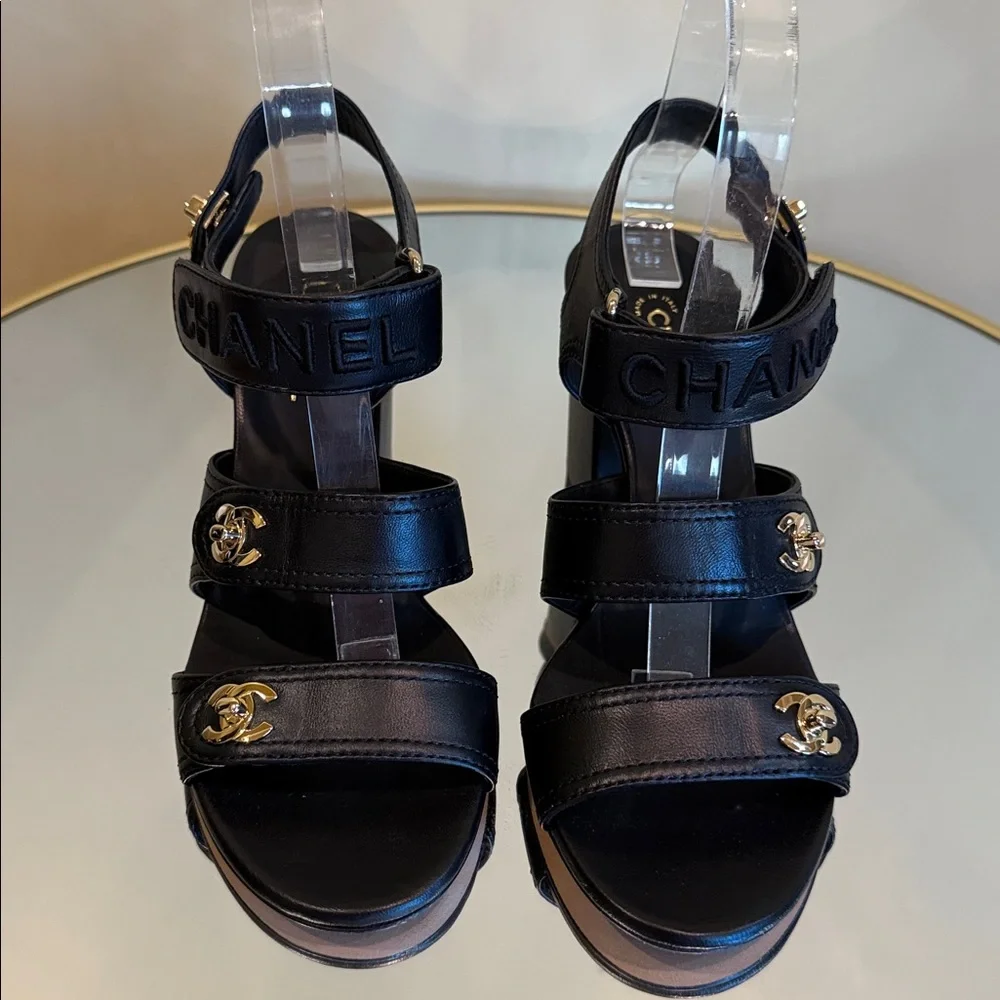 CHANEL Black leather logo Gold Turn-lock heeled sandals size 36.5 - Picture 15 of 17